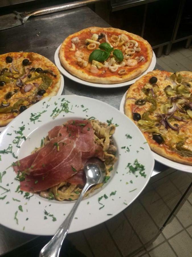 Weinstube Heigl Restaurante Pizzeria Puccini Hotel Landshut Buitenkant foto